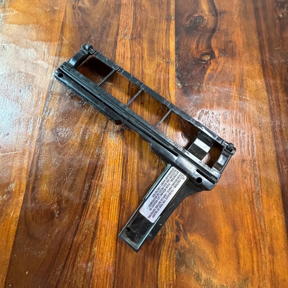 Bissell 10096 Vacuum Brush Roll Cover Plate Replacement Part Black Plastic